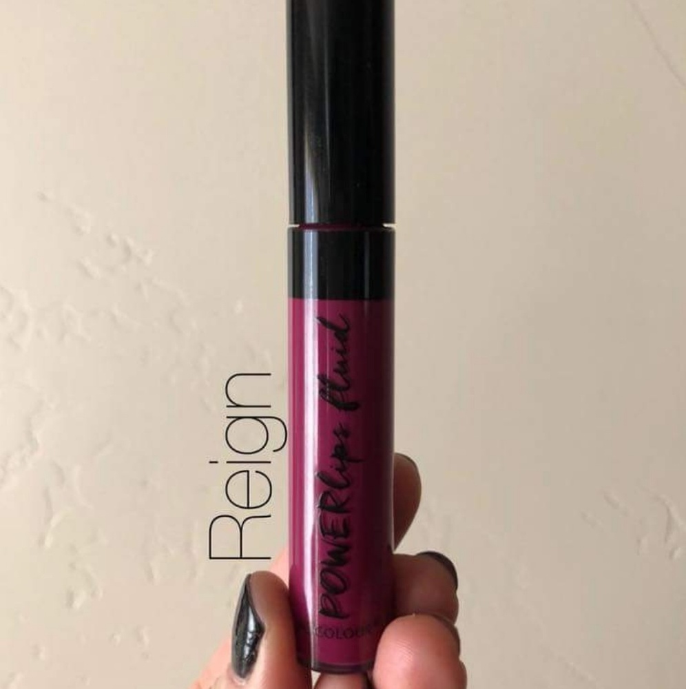 Powerlips Fluid in Reign